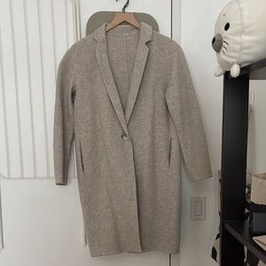 Uniqlo Grey Wool Coat in size Small